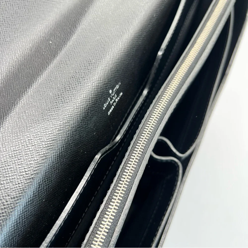 Louis Vuitton Robusto Briefcase in Black Epi Leather - Vintage